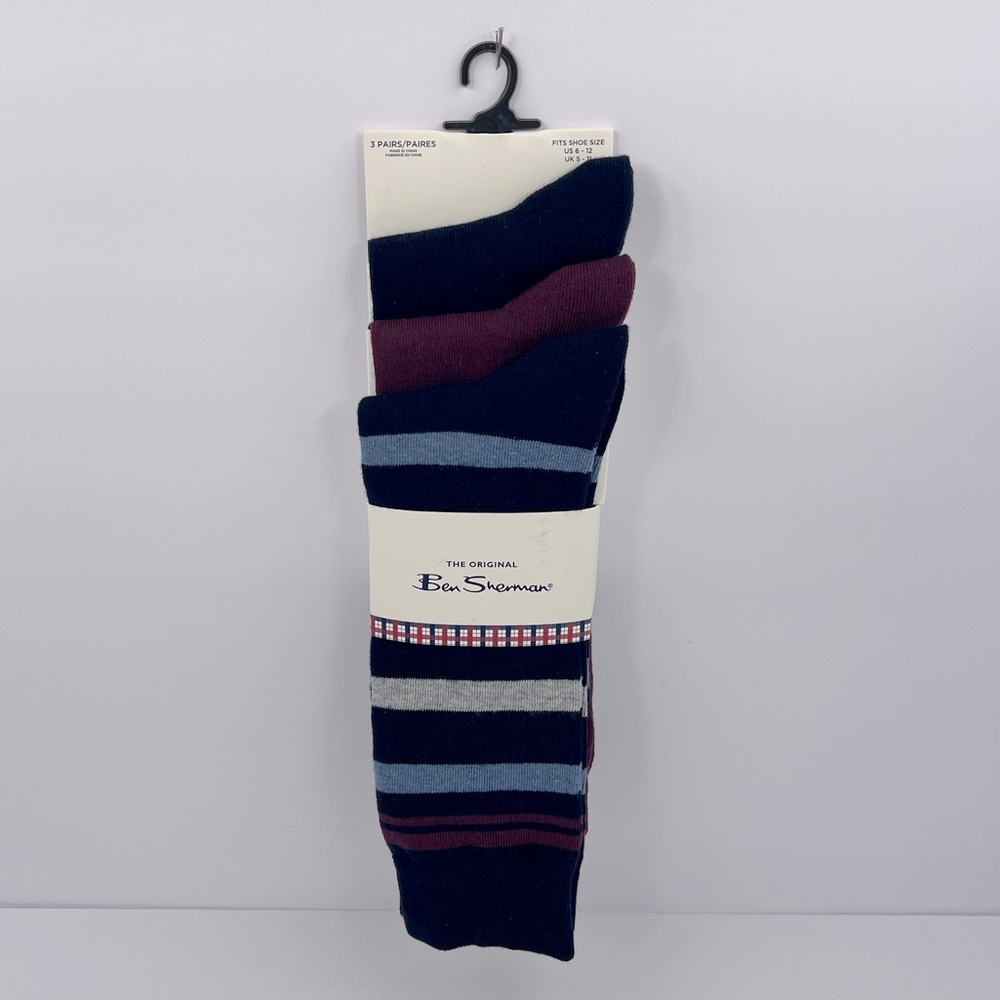 THE ORIGINAL BEN SHERMAN,THREE PAIRS OF MENS SOCKS, BLUE W/STRIPS, MAROON, BLACK
